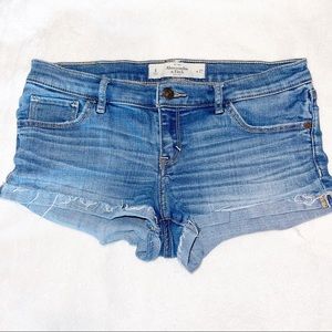 Abercrombie & Fitch size 4 (27) Jean Short